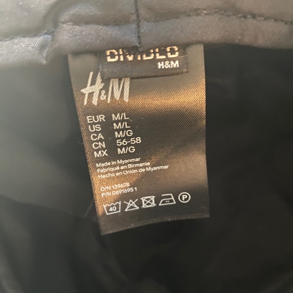 Black bucket hat - Picture 2 of 2